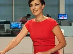 Хубавата Виктория Петрова става все по-учена