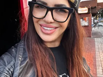 Як тунинг: Анита Мейзер се подмлади, сложи си по-големи бомби