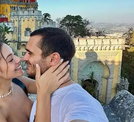 Изкусителката от „Игри на волята“ Мирела иска в Париж с холивудското си гадже