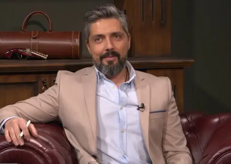 Конкуренция на жена си: Стефан на Гала пак се намърда в тв ефира