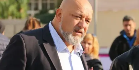 Красен Кралев излапа 3 кг пържоли