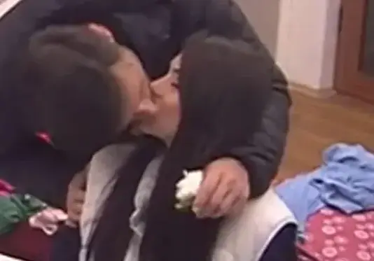 Любовно предателство във „Фермата”