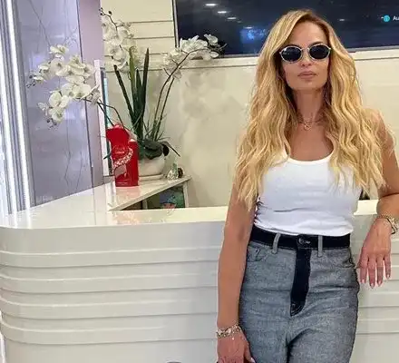 Малина пазарува в Париж