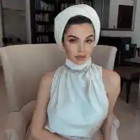 Мегз стана любовен ментор в Дубай