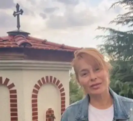 Мира Добрева излезе за пръв път след инцидента