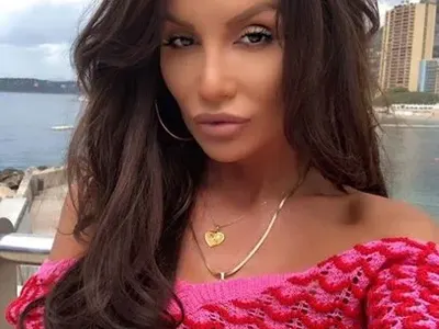 Моника Валериева става естествена