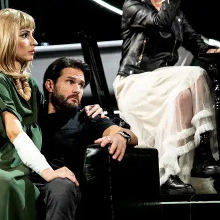 Неда Спасова играе дибидюс в постановка на Театър София