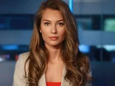 Никол Станкулова заголи пъп за прогнозата (Снимка)
