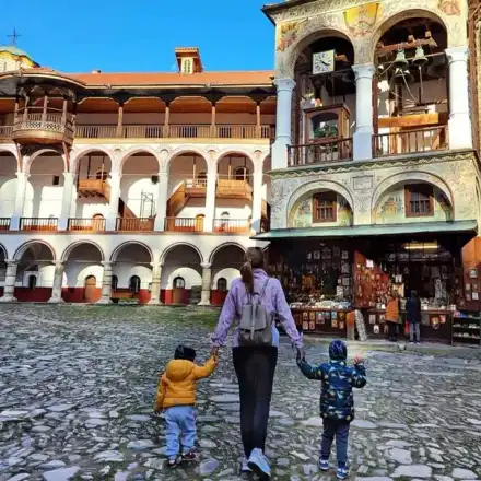 Николета Маданска разходи хлапетата в Рилския манастир