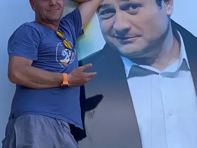 Нокаутираха Рачков с тортила и го наплюха