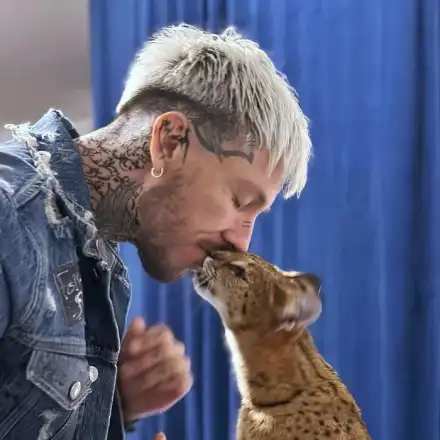 Павел с котка за 50 бона