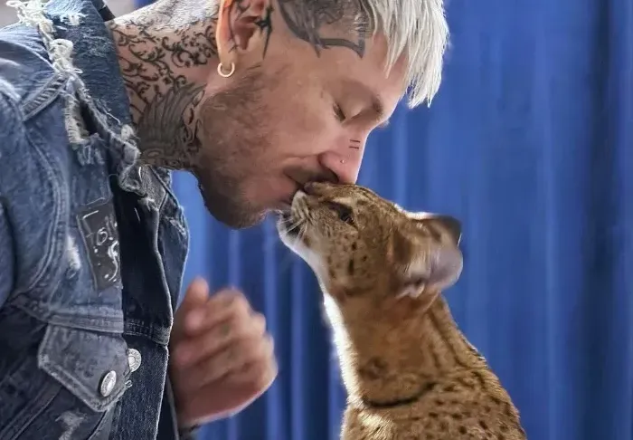 Павел с котка за 50 бона