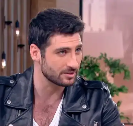 Петър Дочев срази с обилно окосмение