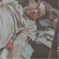 Плачков колабира преди представление