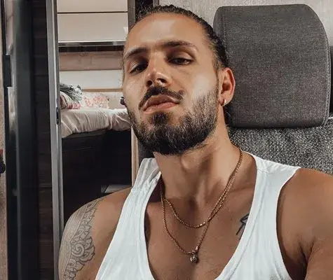 Пуснаха фалшиви билети за турнето на Папи Ханс