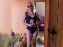 Самочувствие в излишък! Нона Йотова: Харесвам се без дрехи и на 56!