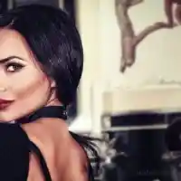 Синоптичката Лора неузнаваема преди корекциите (Снимки)