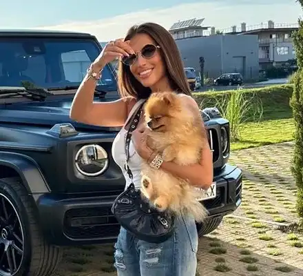 Тита отново с черна G класа