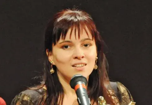 Здрава Каменова обсебена от пантерова шарка