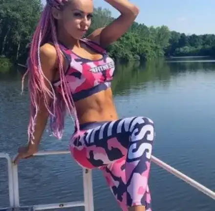 Анн-Джи стана бомба