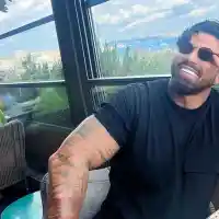 Благо Джизъса е гол като пушка