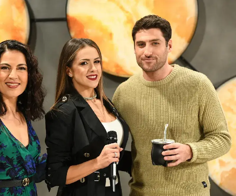 Бояна Карпатова от “Гласът на България”: Водя сватбени тържества, събирам младоженци