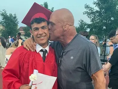 Българското ромче, осиновено от Кърт Енгъл, става кечист (СНИМКИ)