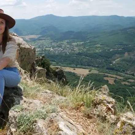 Цветелина влезе в US алманах с БГ стихове: Публикуват ме дори в Китай, но не се вземам на сериозно!