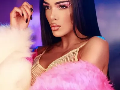 Диона разкри как се грижи за кожата си (Снимка)