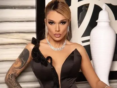 Диона си пада по сливи