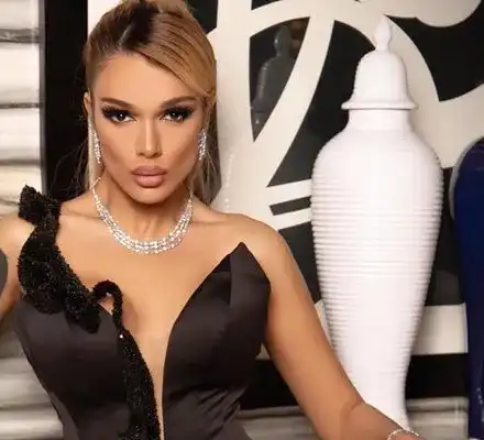 Диона си пада по сливи