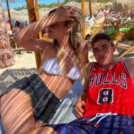 Една красавица по-малко на „Армията: Футболен национал остана без гадже