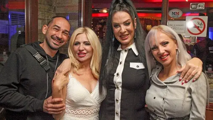 Eстра Нина остави турчина, заби младок