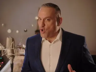 Гонят с полиция Юксел Кадриев от общинско жилище, за което плаща 90 лв. наем