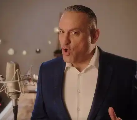 Гонят с полиция Юксел Кадриев от общинско жилище, за което плаща 90 лв. наем