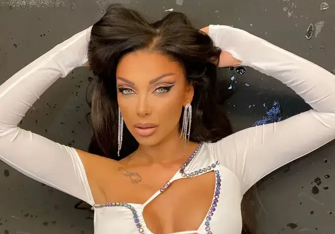 Кой подари на Емануела часовник за 50 бона?