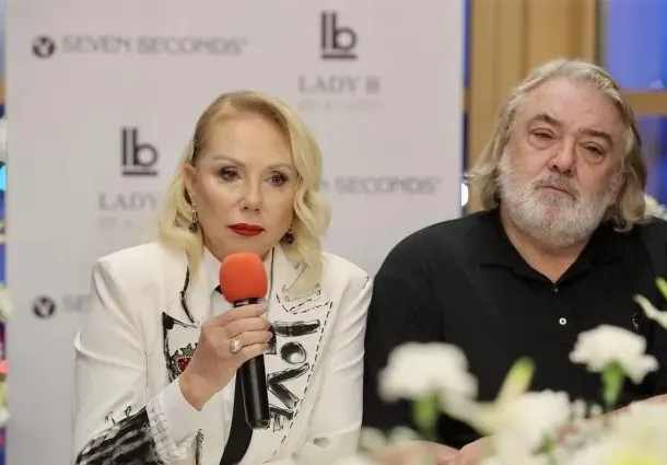 Лепа Брена отвори фирма у нас да изнася чорапогащници по света