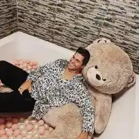 Лорд Евгени Минчев: Роклята на Нора - пияна пешеходна пътека,  Аръков, ще те гази модната мечка! И още + СНИМКИ