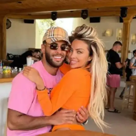 Мъжът на Русата Златка я мачка на детско парти (Папарашки снимки)