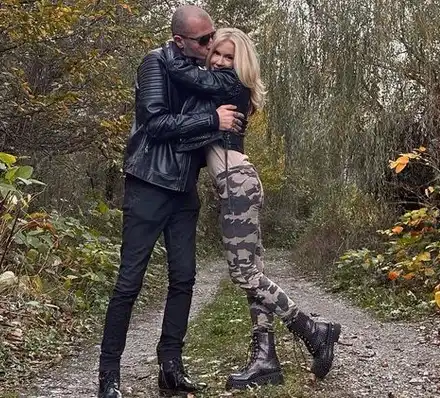 Мария и Нойзи се награбиха в гората