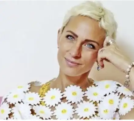 Нана емигрира заради мъжа си,напуска  „Съдебен спор”