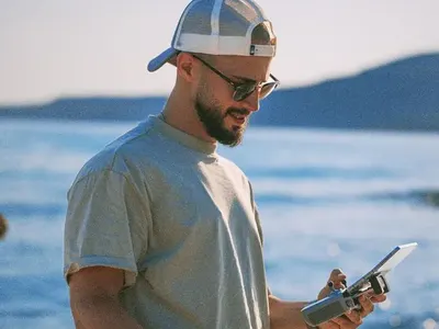 Наум Шопов разпродава старата си техника