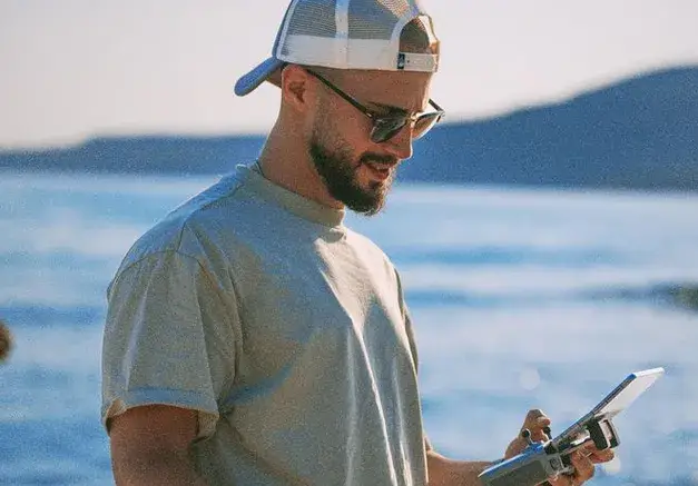 Наум Шопов разпродава старата си техника