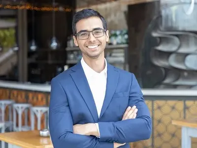 Недораслият водещ на „Тази събота и неделя” втрещи с глупости за суингъри и баджаначки