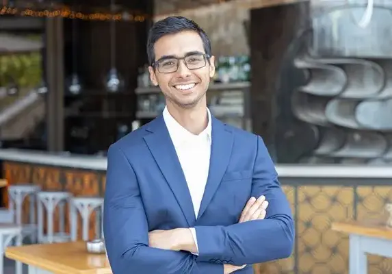 Недораслият водещ на „Тази събота и неделя” втрещи с глупости за суингъри и баджаначки