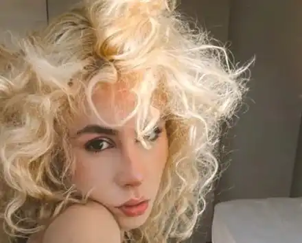 Нов скандал: Щерката на президента в пиеса за Маркиз Дьо Сад