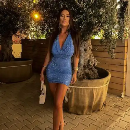 Отслабнала ли? Тита пак лъже с фотошоп (Снимки)