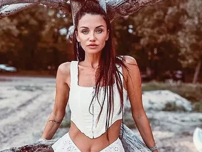 Папараци щракнаха Диляна Попова с новото гадже на ресторант (СНИМКИ)