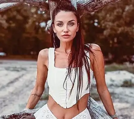 Папараци щракнаха Диляна Попова с новото гадже на ресторант (СНИМКИ)