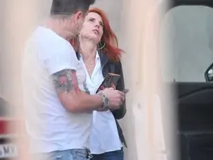 Папарашки удар: Поредната жена на Блатечки работи в посолство